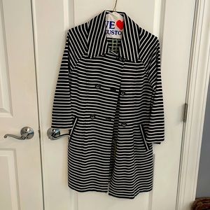 Classy navy/white long coat - great for summer/spring!